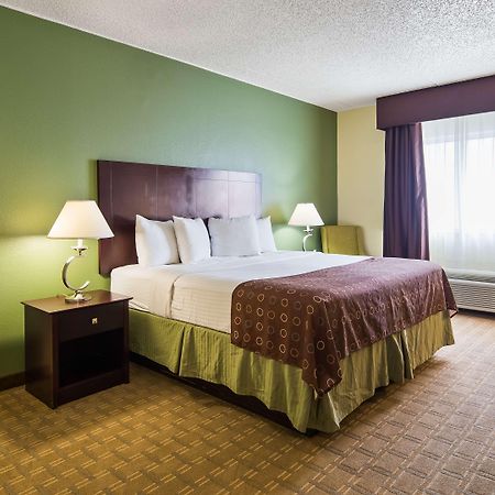 Best Western Airport Inn&Suites Cleveland Brook Park Exterior foto
