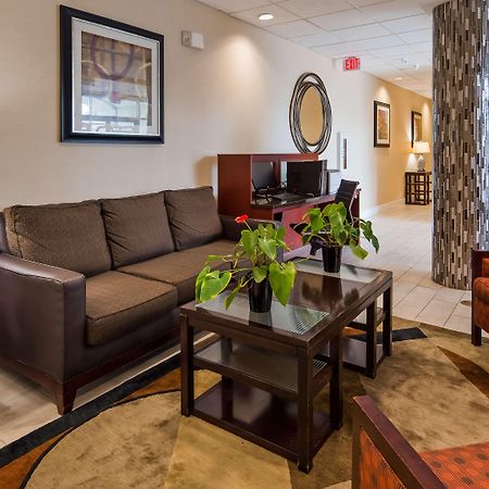 Best Western Airport Inn&Suites Cleveland Brook Park Exterior foto