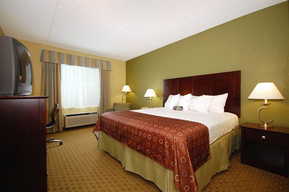 Best Western Airport Inn&Suites Cleveland Brook Park Zimmer foto
