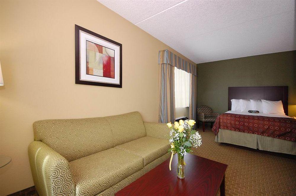 Best Western Airport Inn&Suites Cleveland Brook Park Exterior foto