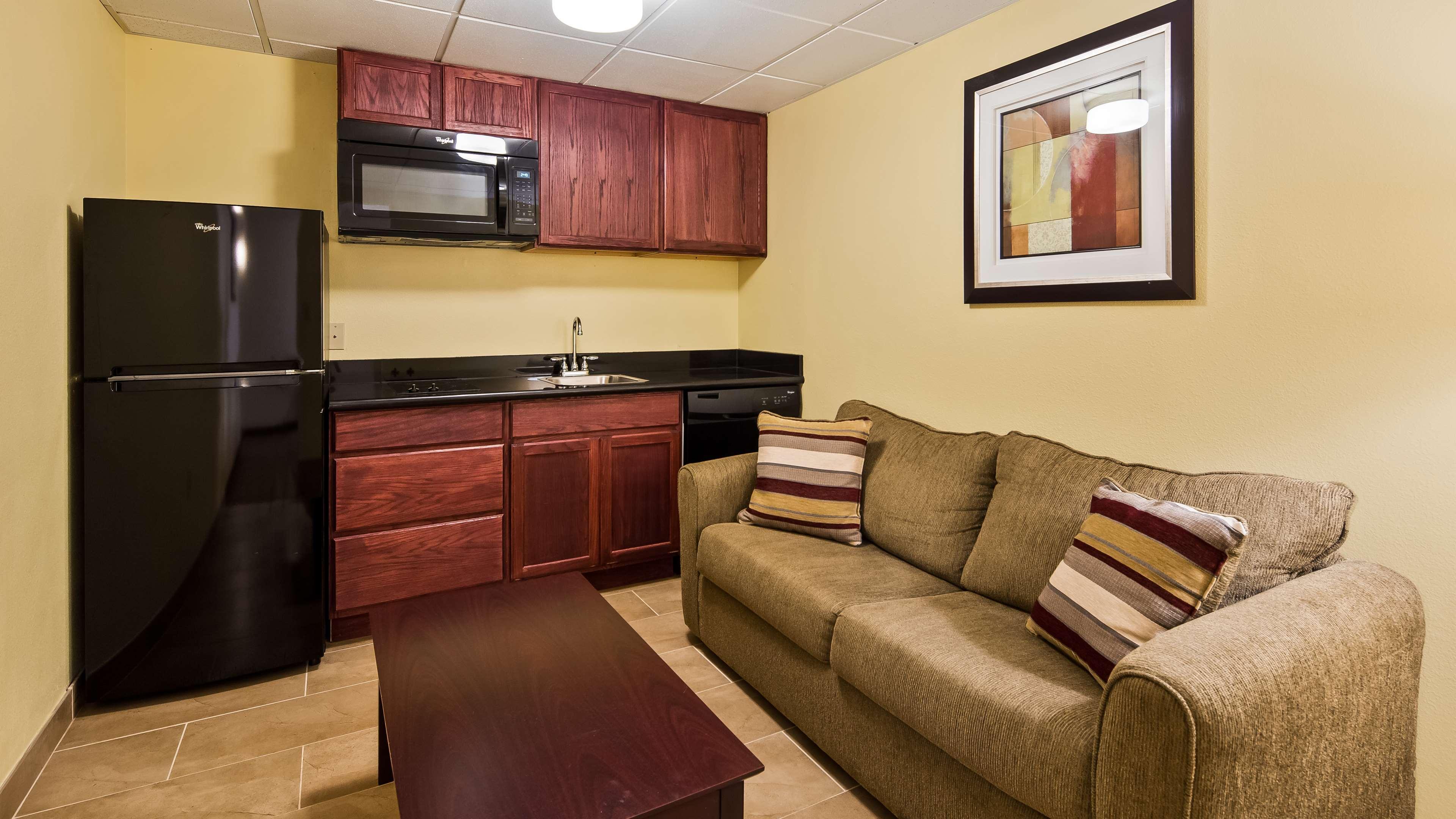 Best Western Airport Inn&Suites Cleveland Brook Park Exterior foto