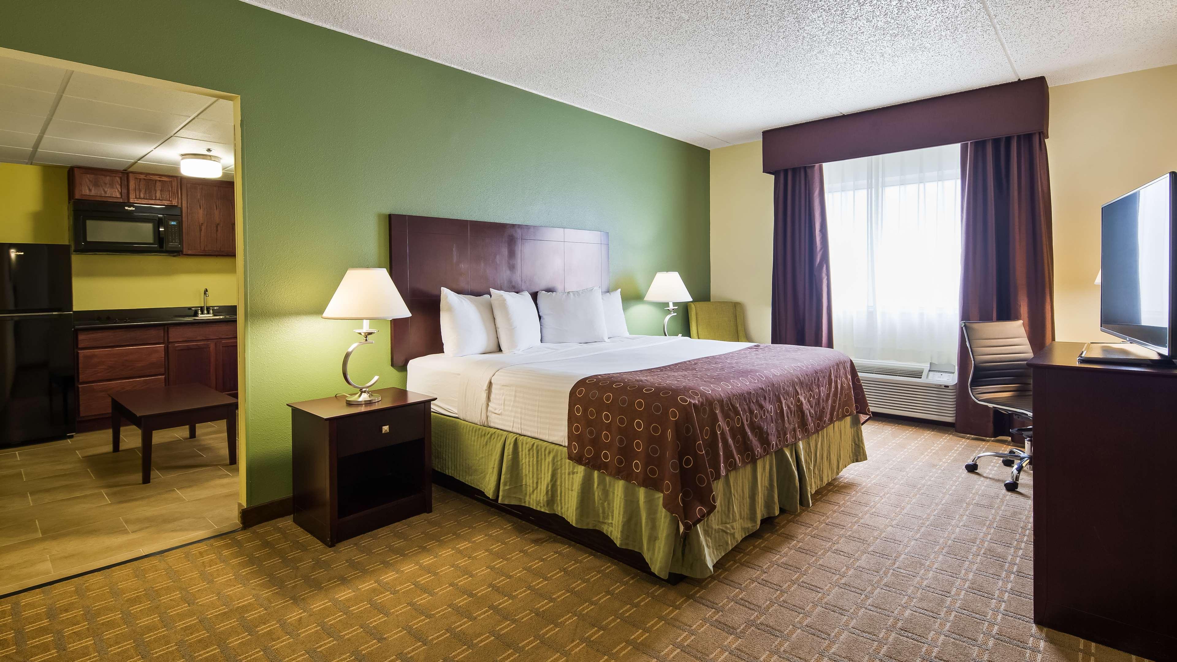 Best Western Airport Inn&Suites Cleveland Brook Park Exterior foto