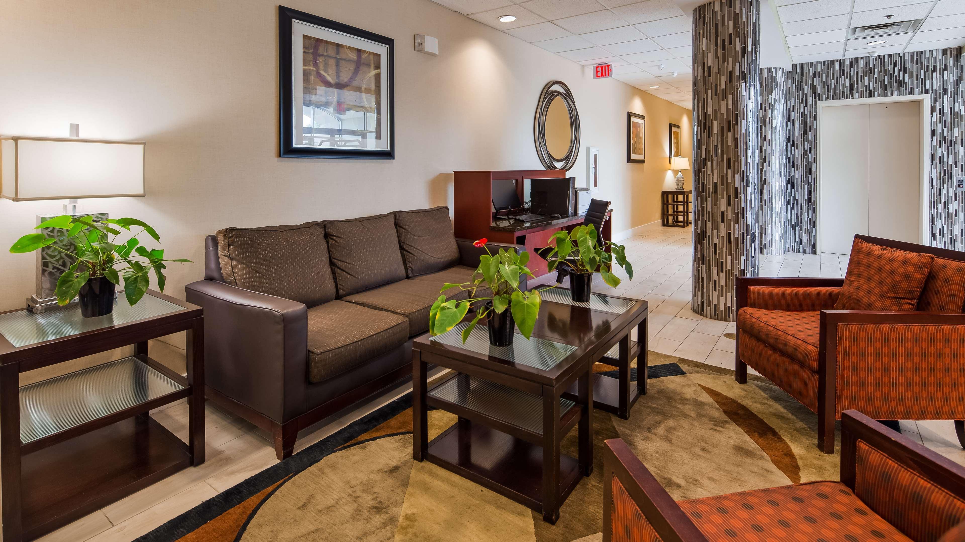 Best Western Airport Inn&Suites Cleveland Brook Park Exterior foto