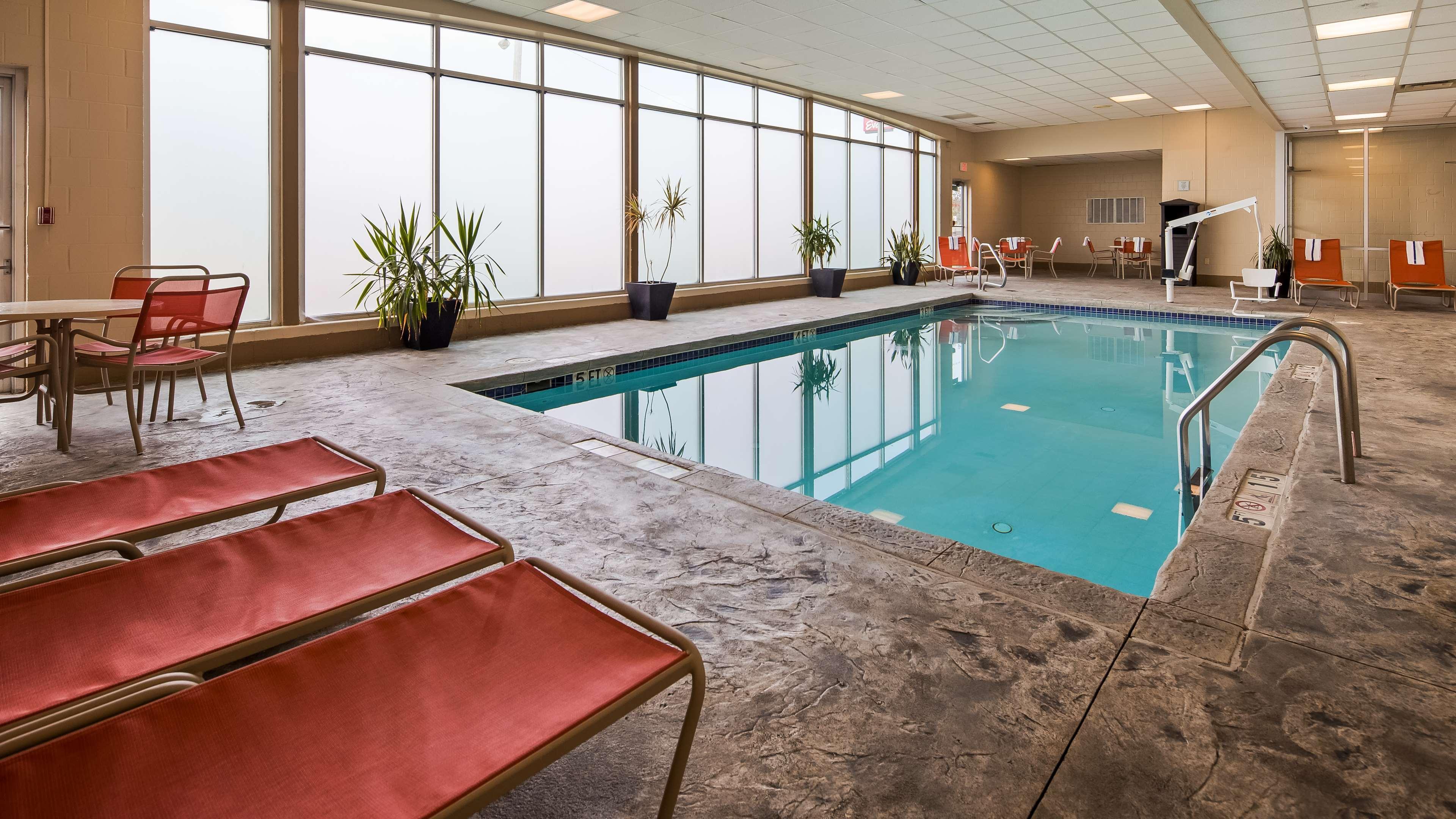 Best Western Airport Inn&Suites Cleveland Brook Park Exterior foto