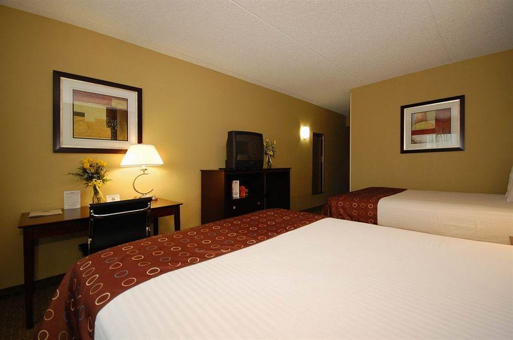 Best Western Airport Inn&Suites Cleveland Brook Park Zimmer foto