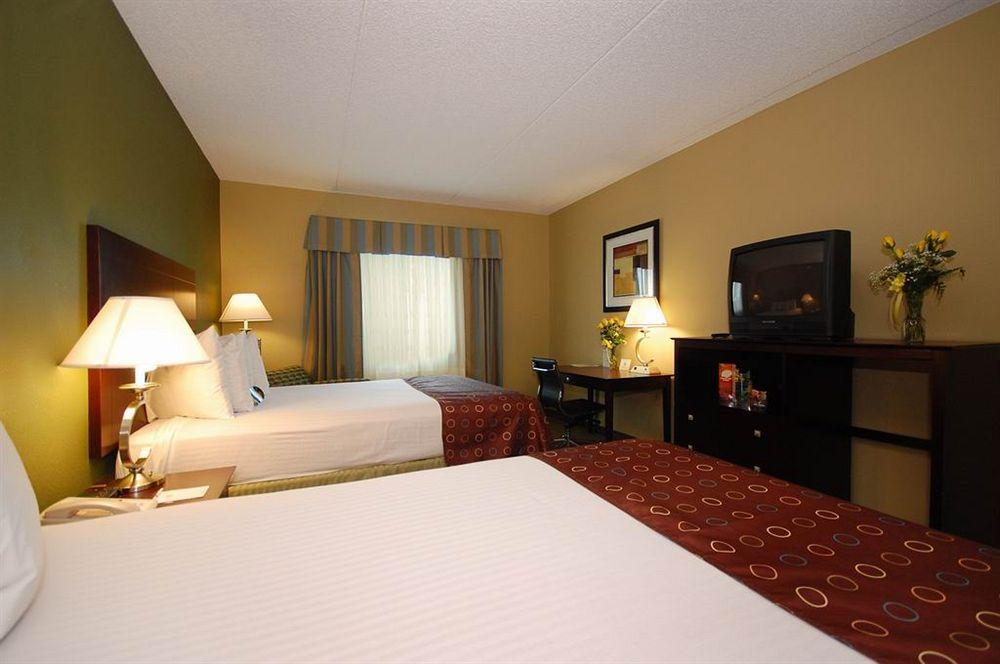 Best Western Airport Inn&Suites Cleveland Brook Park Exterior foto