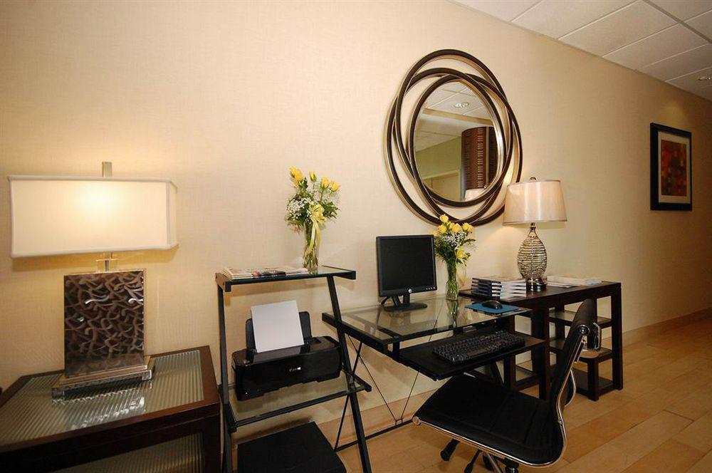 Best Western Airport Inn&Suites Cleveland Brook Park Exterior foto